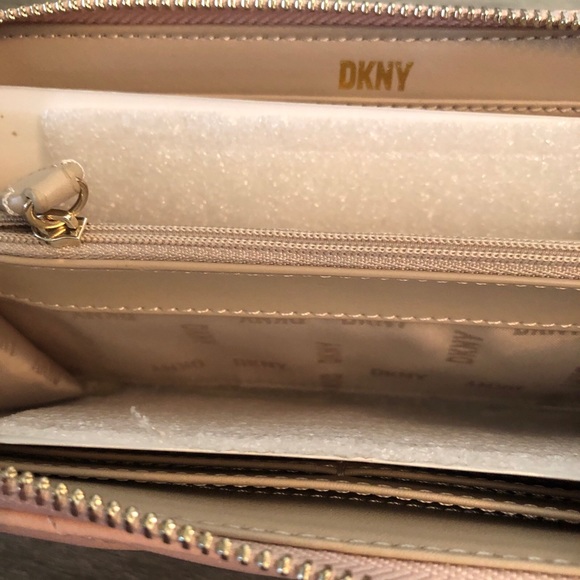 DKNY Vela Cashmere Pink Faux Leather Quilted Chevron Pattern ZA Wallet NWT - Picture 11 of 12